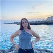 Estudiant de periodisme. Ofereixo classes de reforç de català, matemàtiques i ajudant de deures per a alumnes de primària i ESO.